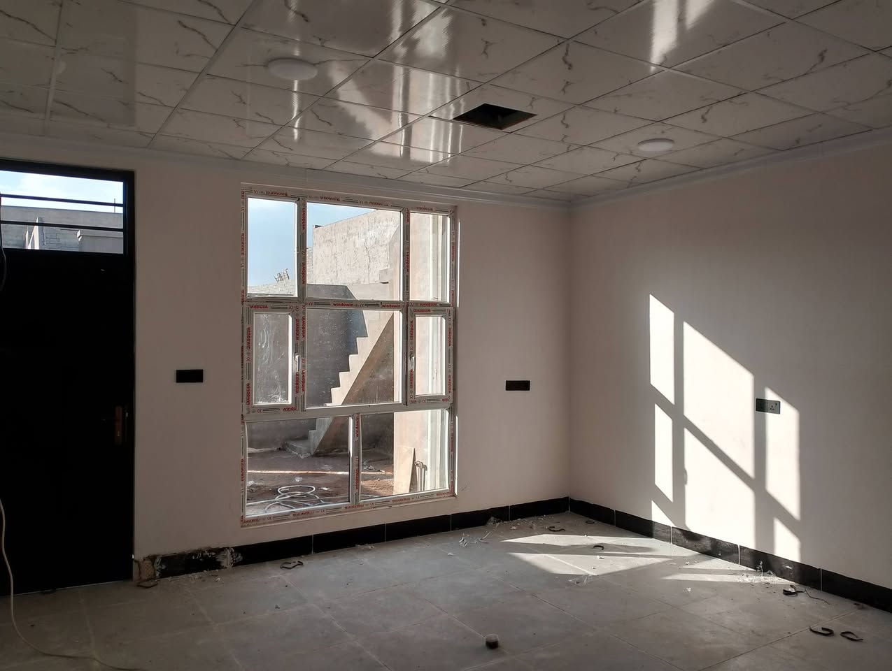 اعلان 
دار للبيع  بيع مستعجل  
مساحه  100متر  حي العسكري  الزراعي فرع الثالث
بناء صفر  نظام دكت  
السعر 35 مليون   مع المجال  
للاستفسار  ***********
