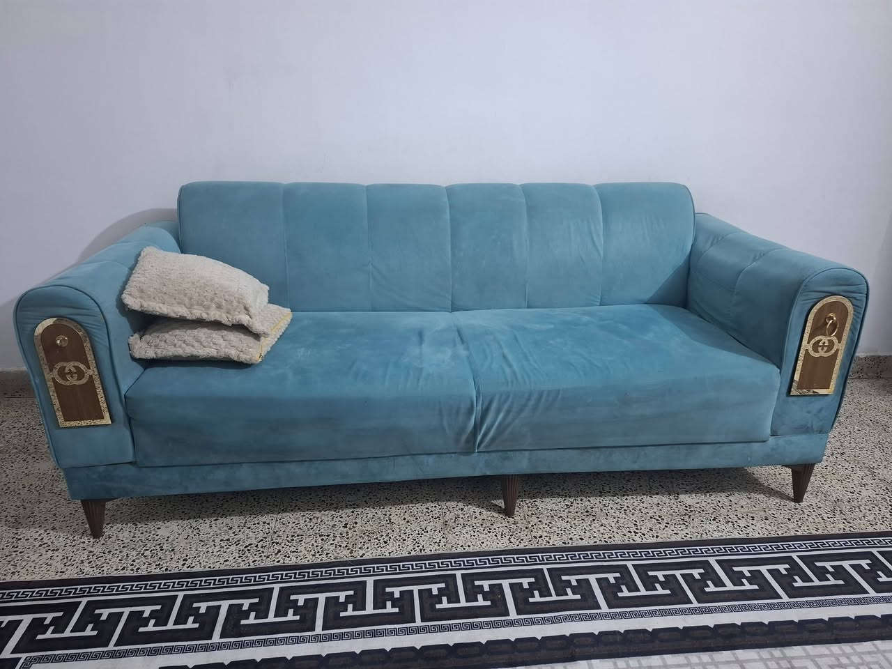 ميز طعام مع ٦ كرسي وتخم ٧ مقعد للبيع المكان السيدية


**إذا كنت صاحب هذا الإعلان وتريد حذفه لأي سبب، رجاءا أرسل رسالة إلى الدعم الفني**