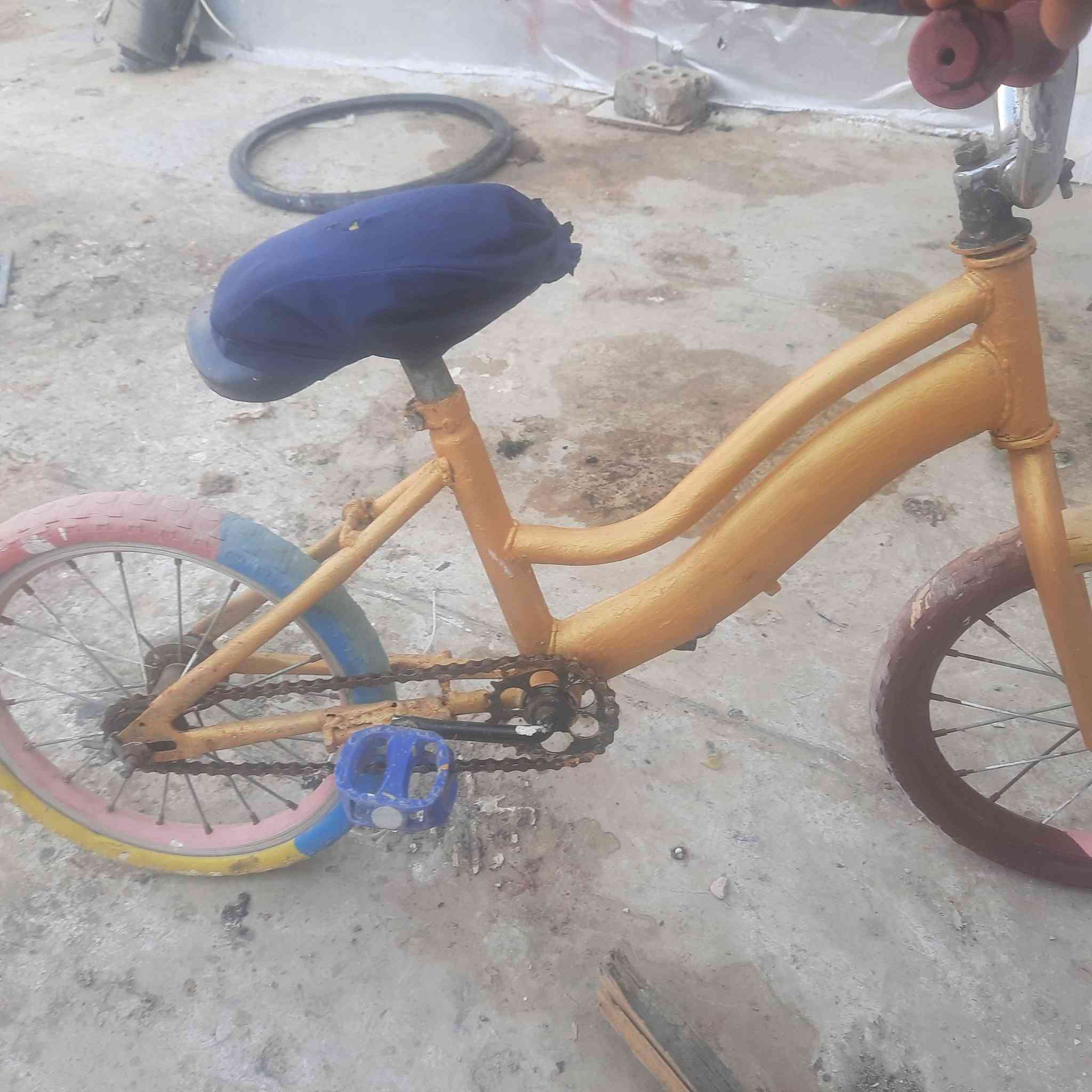 باسكل  ذهبي سعره 10. وبي مجال


**إذا كنت صاحب هذا الإعلان وتريد حذفه لأي سبب، رجاءا أرسل رسالة إلى الدعم الفني**