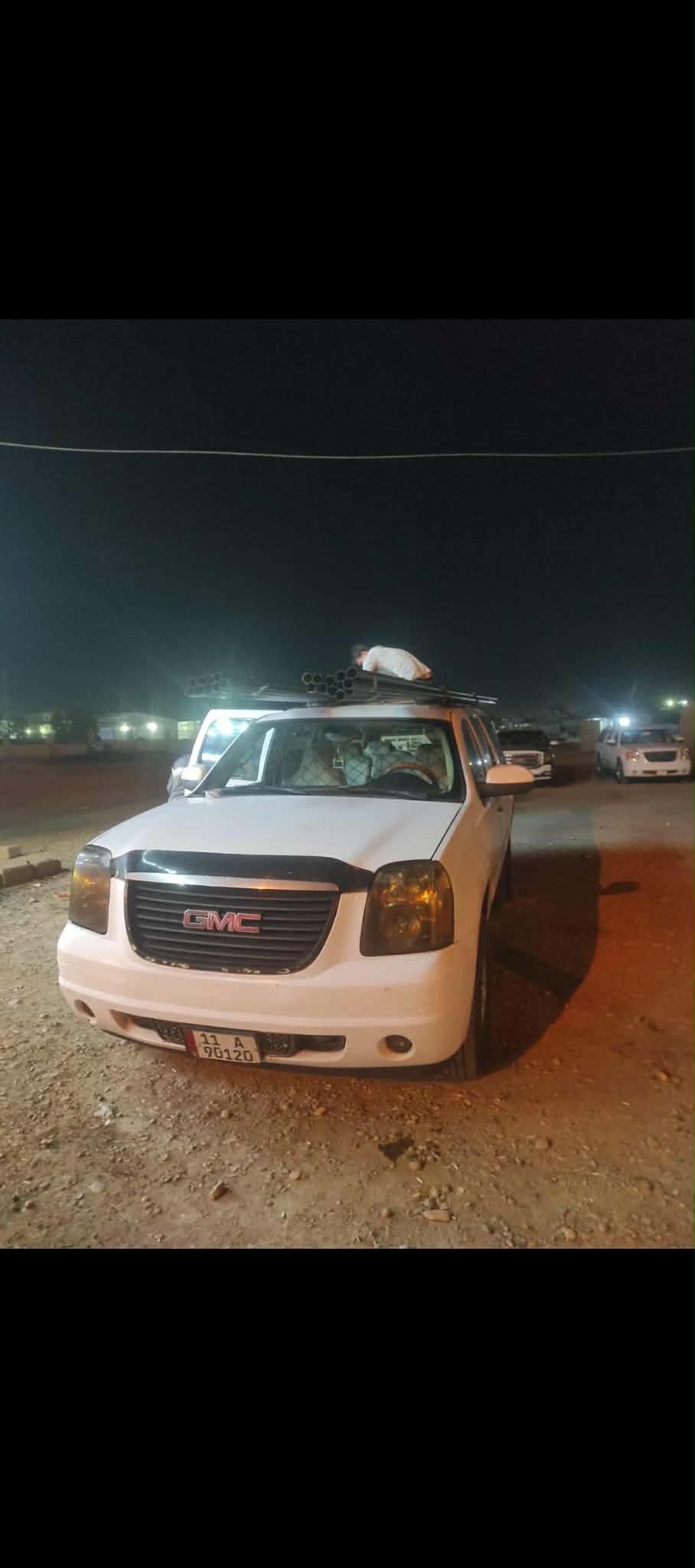 جمسي فحل موديل 2007
كير ومكينه مكونات
تبريد شغال
حداديه نص عمر
تايرات نضاف جدد
ضربته باب وجاملغ الوره السابق ومصلحات
خطهه بغداد الموصل 
السعر 140 وبيهه مجال العنوان بغداد الشعب  للاستفسار خاص ***********