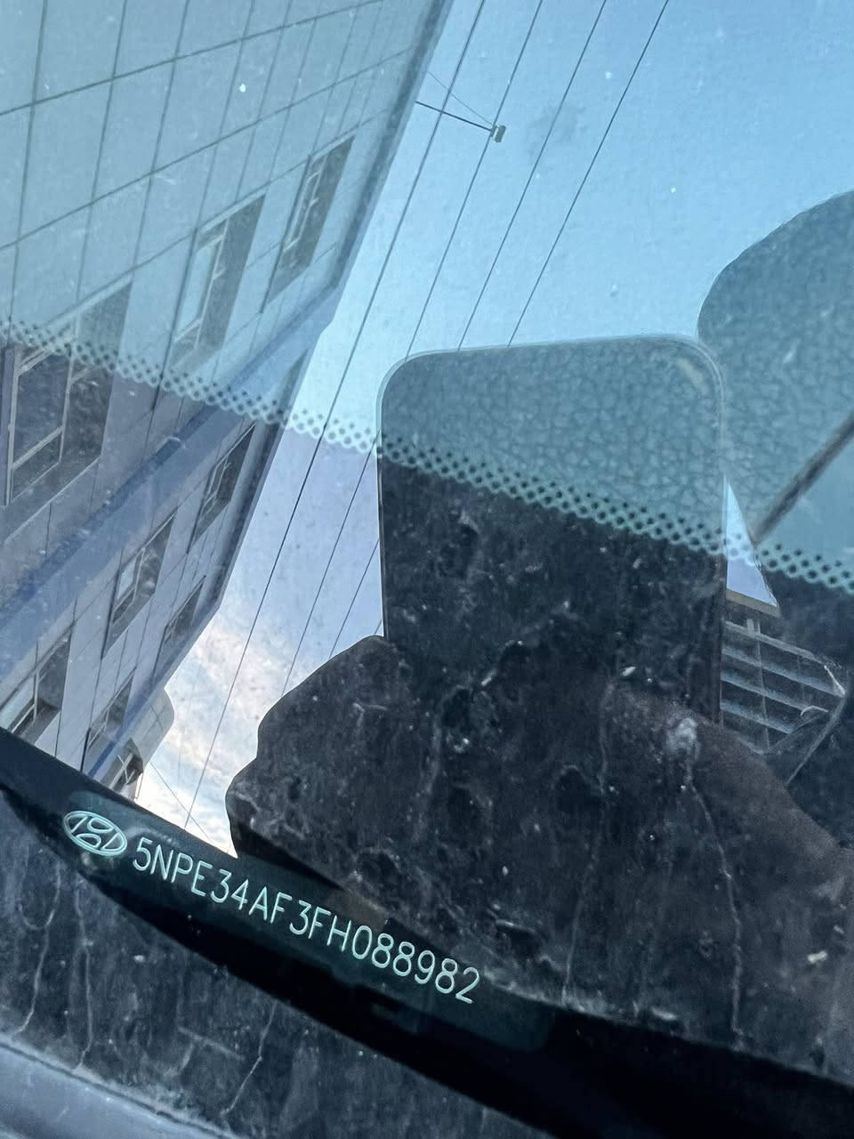 سوناتا
امريكي محرك 24gdi 
فول موصفات سپورتي .به صمه .كشن كاره با هيتر.قوديك رادار.شاشه مه زن.تحديد سرعه.
4 قتعه سبغ رقم سنوي جديد
تحويل وكاله ب شرط .110mil  ريڤه جوي گير محرك جديد
سعر 107 مجال مكان دهوك 
***********
