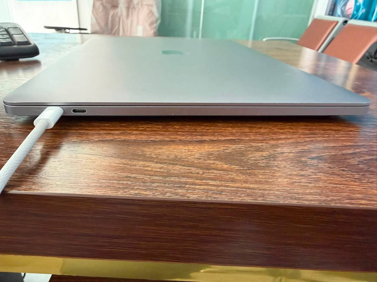 السلام عليكم 
للبيع 

Macbook peo 2019 
i9 
Graphics card amd 5500
16 ram 
2 T 
Battry life 80% 
Battry cycle : 392
السعر ٨٥٠ الف


**إذا كنت صاحب هذا الإعلان وتريد حذفه لأي سبب، رجاءا أرسل رسالة إلى الدعم الفني**