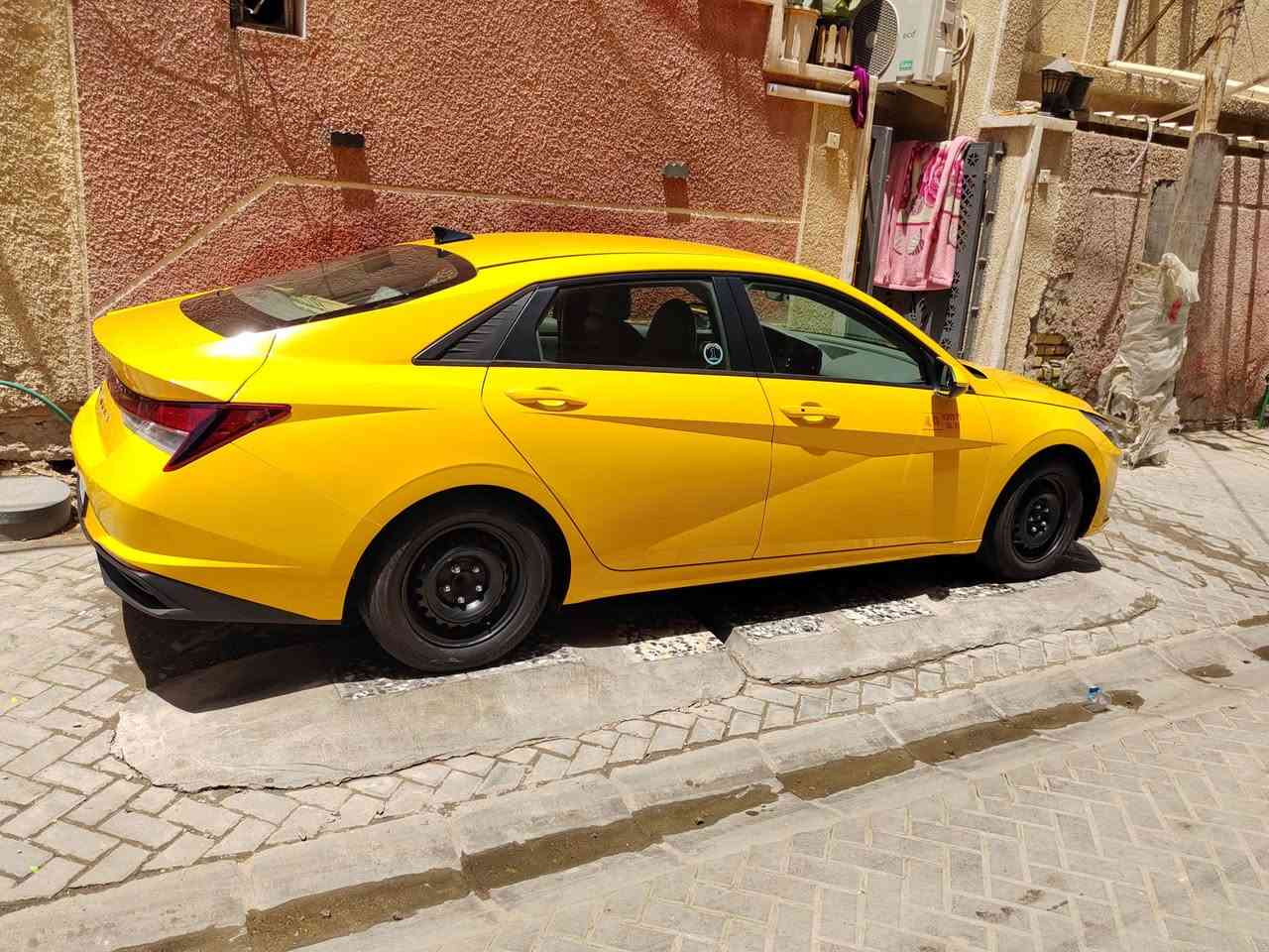 سياره النترا موديل 2022 وارد امريكي مكينه 2000 دوش بدون حادث حادث سرقه دشبول وبك لايتات خلفيه واماميه فقط والحكم للسونار  تحتوي على منضومه غاز سعرها 147 وبيها مجال حك الجيه  فقط ملاحظة رقم الشاصي موجود مع الصور للتاكد من حادثها للتواصل مع الرقم *********** مكان السياره الشعب حي الجزائر قرب محطة سما بغداد
