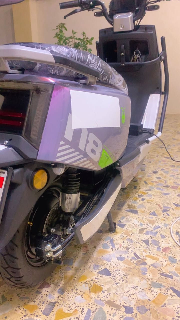 دراجه شحن
نضافه100%
بطاريات كلهن10
سعره 675
قفله 
مكان الخالديه 
هـ***********
