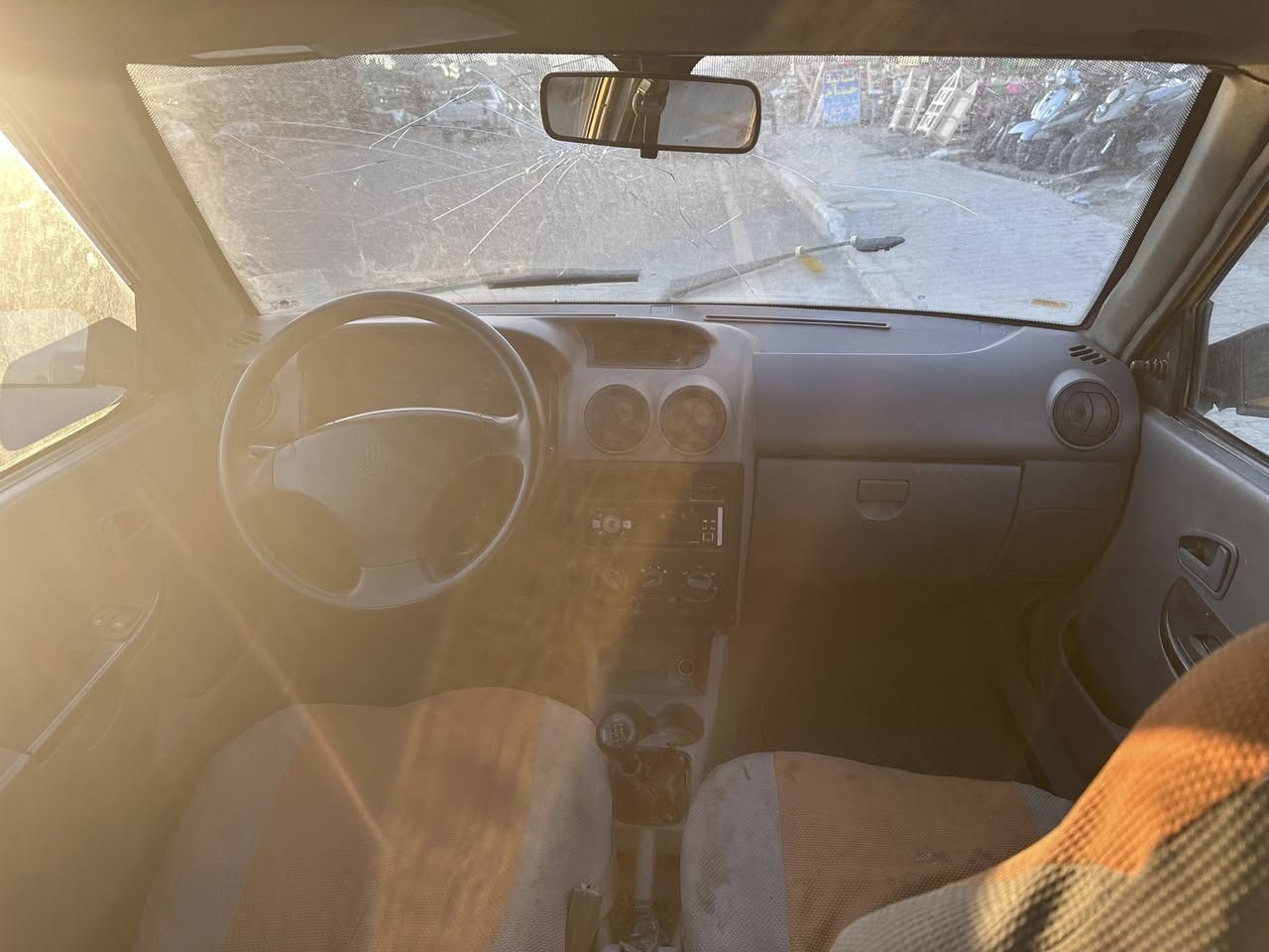 سلام عليكم عندي سايبه موديل 2012 سيار تجي وشوفه بعيونك ارقم الماني نجف مشروع وطني سعر20 ورقه وبيه مجال مكان سياره بغداد حي اور رقم الهاتف ***********
