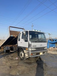 هينو فحل سطحى كرين  لبيع سياره حماله معدات تاير 22.5دوستين  0782292221...