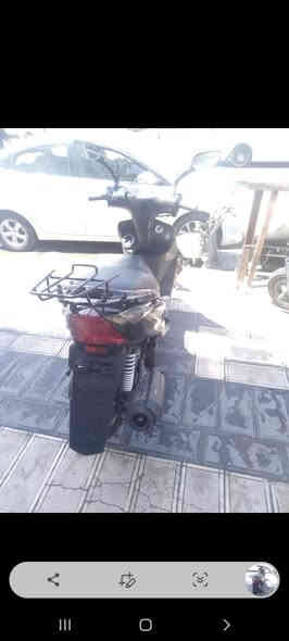 سلام عليكم دراجه ثعلب ألون أسود المحرك مكفول دراجه نضيفه ما متعوبه الاتصال على هاذا رقم *********** السعر 650وبيه مجال شي بصيط المكان بغداد كاظميه
