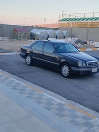 مارسيدس ام عيون ٣٢٠ELEGANCE رقم بغداد انكليزي بسمي بدون صبغ ابلاديه مح...