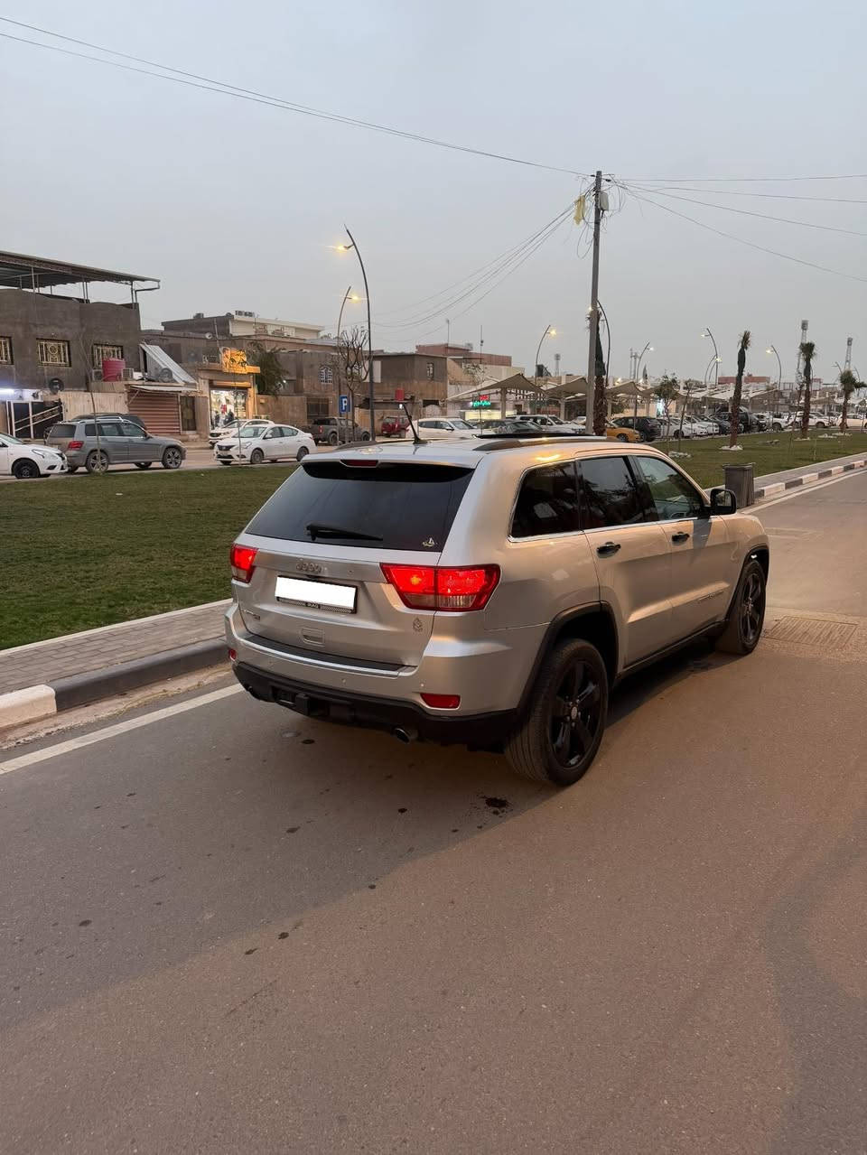 سلام عليكم   #للبيع_فقط
جيب كراند شيروكي 

مديل 2013 اصل 
اوفر لاند. 
محرك 5700. V8

#ادوات_ادوات_دخول_جديد

 ( فول مواصفات )

شاشة كبيرة 

بصمة تشغيل 

فول تحكم ستيرن 

تتدفئة كشن 

تبريد ثلج ❄️

سيارة حيل جديدة وجاهزة للخير 

#المكان_بصرة 

#السعر_اتصل_وتدلل

***********
