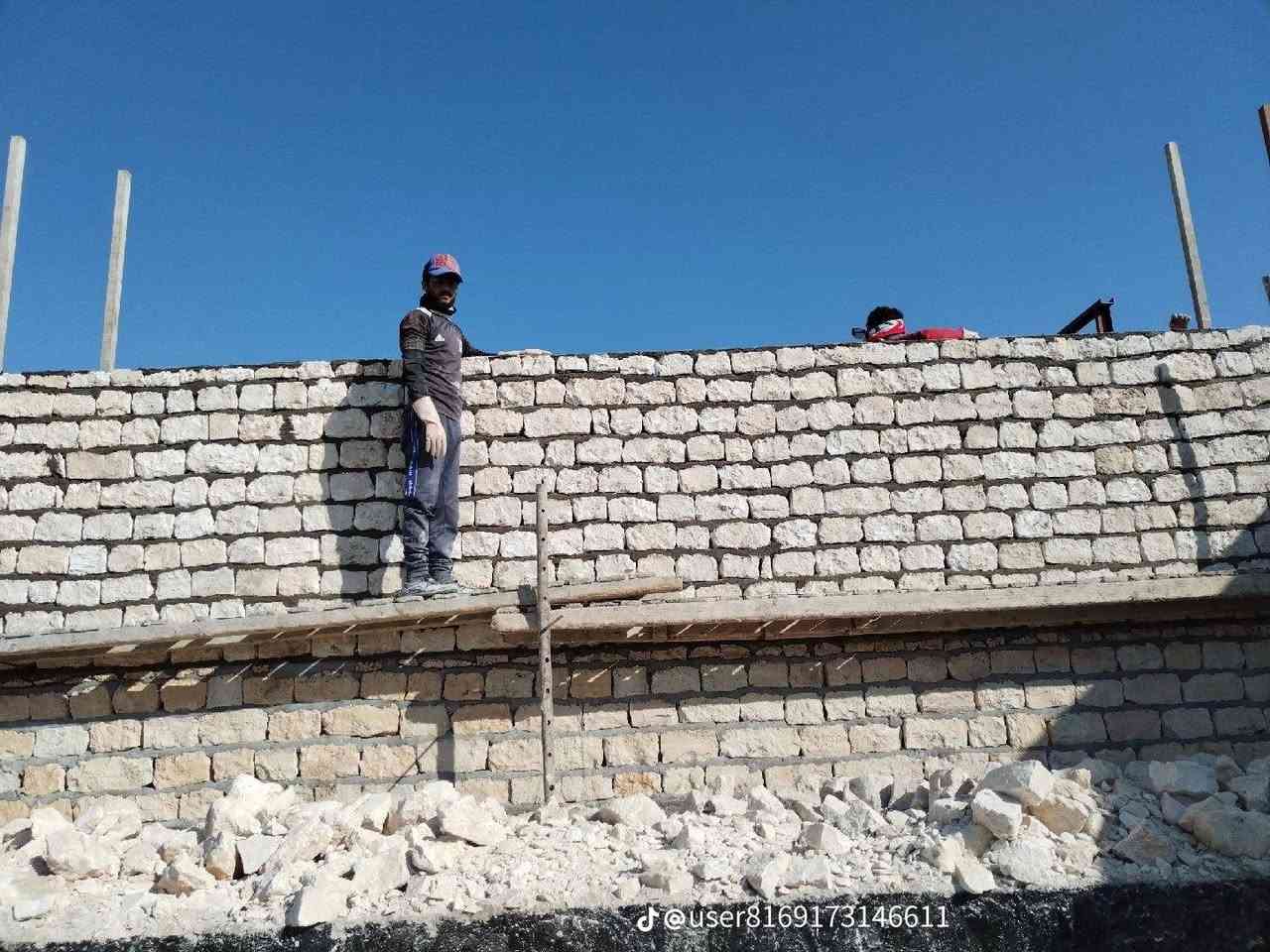 بنه حجر جاهز للعمل
اسعار مناسبة
اتصل ع رقم او راسلني واتساب او خاص 
***********
