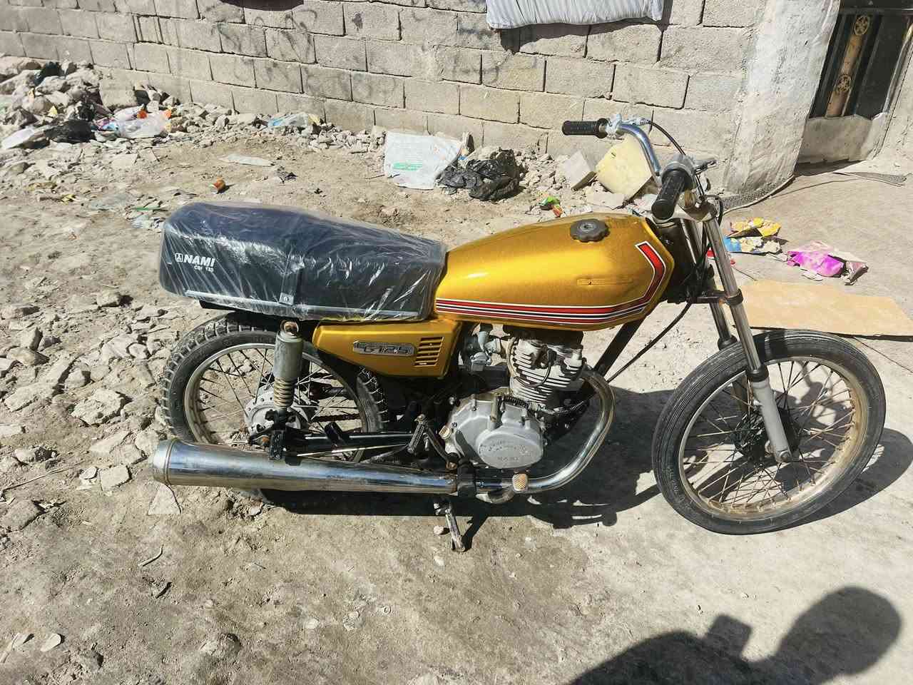 سلام عليكم دراجه ايراني للبيع نضيفه غراض كله جديد كلشي ما ناقصهه مكينه ناعمه رايده 300 ￼وبيها مجال مكاني بصره  5ميل ***********
