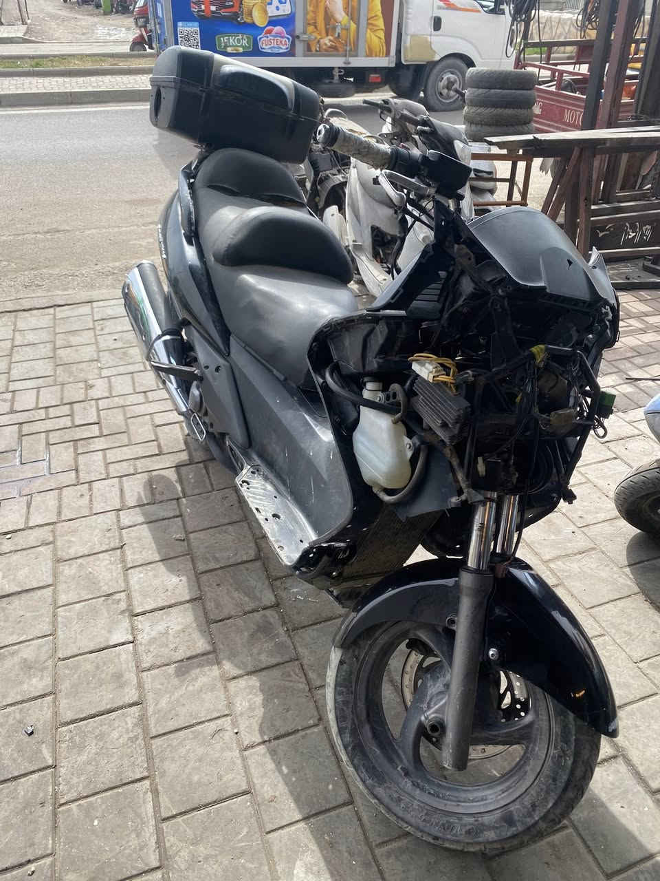 سلام عليكم شبابنه سلفر 400 بجمه موجود ينردله تطبيك بيه ستيرن رياضي  نضافه شوفت عينك دراجه مكينته كفاله تخبل وخرسههه قويه كلش دراجه معروضه للبيع او مراوس وتنطي فرق شعندك نزل مكاني بغداد شعب سعره مليون100


**إذا كنت صاحب هذا الإعلان وتريد حذفه لأي سبب، رجاءا أرسل رسالة إلى الدعم الفني**