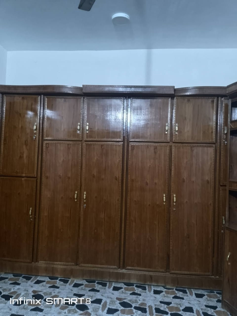 غرفه اخشاب البيع مستخدمه
التواصل ع الرقم ***********
