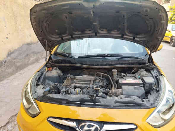 السلام عليكم اكسنت موديل 2016 اجرة للبيع مكينة وكير وتبريد واطارات وبطارية في حالة جيدة  حجم المكينة1400 مابيها اي  دوانز مصبوغة عام للجمالية مبدل جاملغ امامي 87 جهة السايق 
السعر وبي مجال بسيط للاستفسار على الرقم  
*********** ومتواجد على النت
