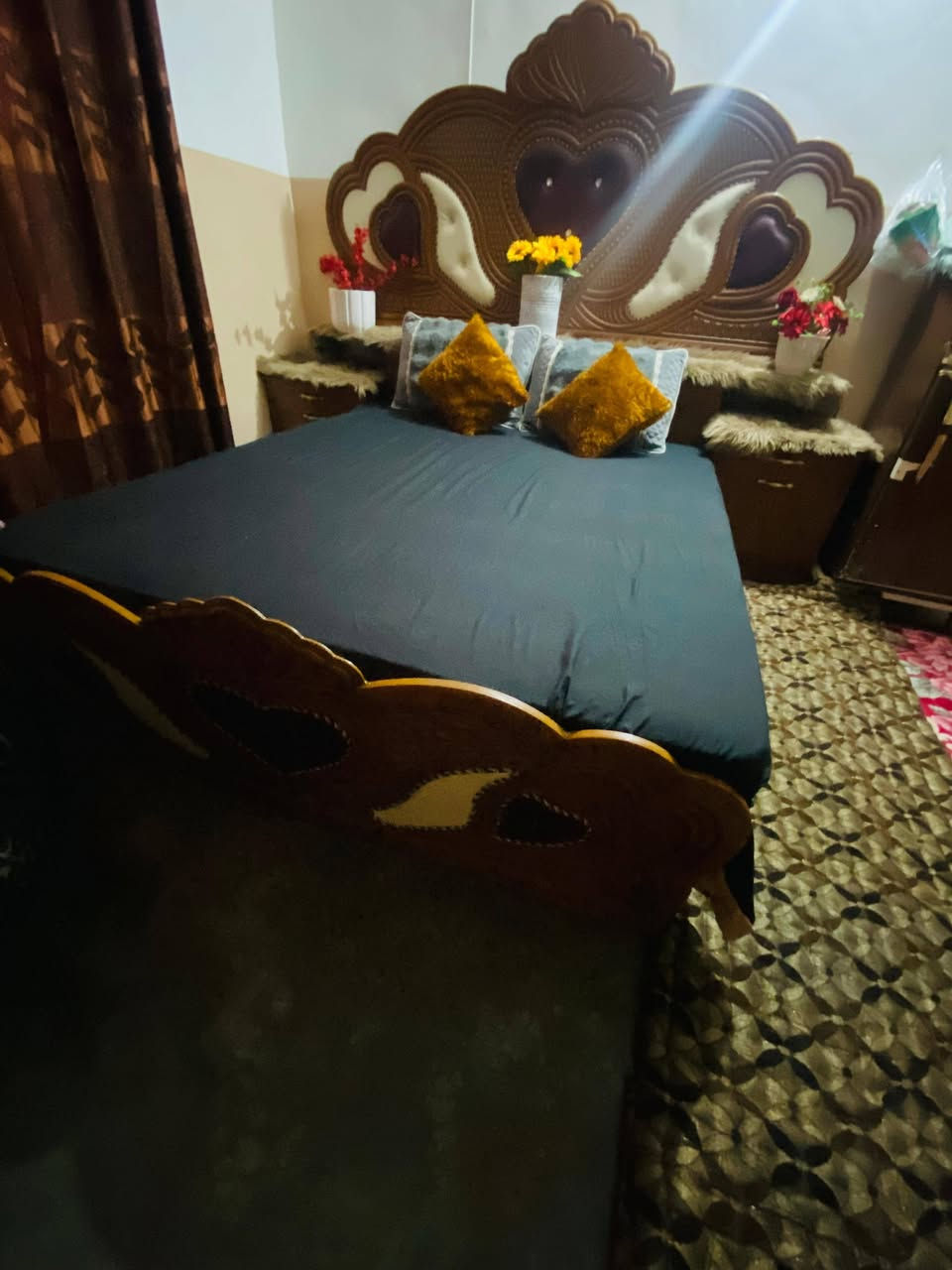 سلام عليكم غرفت اخشاب للبيع السعر 650وبيه مجال للستفسار اتصال ع رقم 📱 الهاتف ***********
