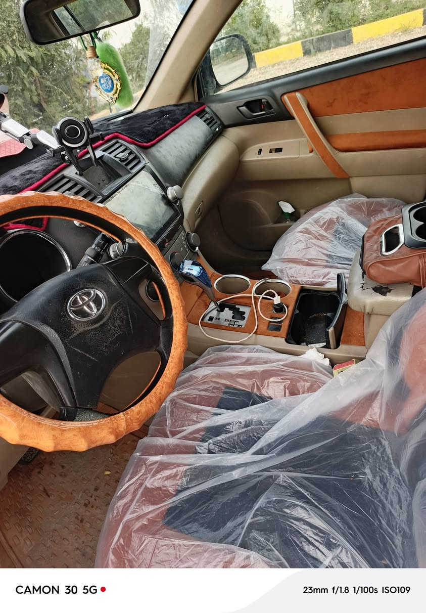 سلام عليكم من رخصه الادمن تويوتا هايلندر موديل ٢٠٠٨ بسمي رقم انلكيزي جديد كير محرك تبريد قطعتين ٧ راكب حادث جاملغ لايسر الامامي سعر ١٢٠ بيها مجال او مراوس حسب قناعه مكاني تاجي سبع البور  اخوان كاتب كل تفاصيلها ‏‪***********‬‏ بي واتساب
