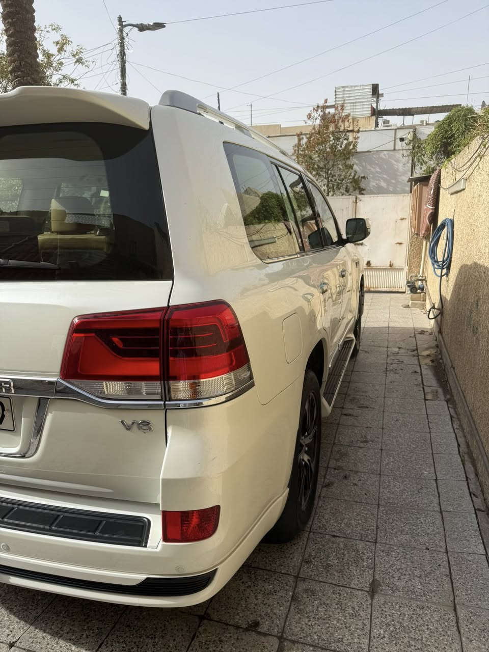 للبيع لاندكروز 2021 كراند تورنك بحريني
‏باب اول فول مواصفات
‏دشبول لكزز
‏داخل قرميدي كشنات كهرباء 3دكم
‏8 ايرباك
‏دبل دفلوك
‏خمس بصمات
‏جنطه كهرباء شفط
‏ثلاجه فتحه سقف وبقيه المواصفات معروفه
‏سيارة ماشية 57 الف كيلو
‏سياره كفاله عامة
‏عنواني بغداد
‏السعر  585
‏للتواصل فقط اتصال 
‏***********
‏
