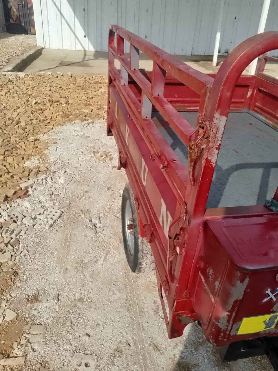 سلام عليكم ستوته دايوان مديل 14علا وضع شركه بلاديه جانت مضمومه اوراق اصليه سعر 850بغداد***********
