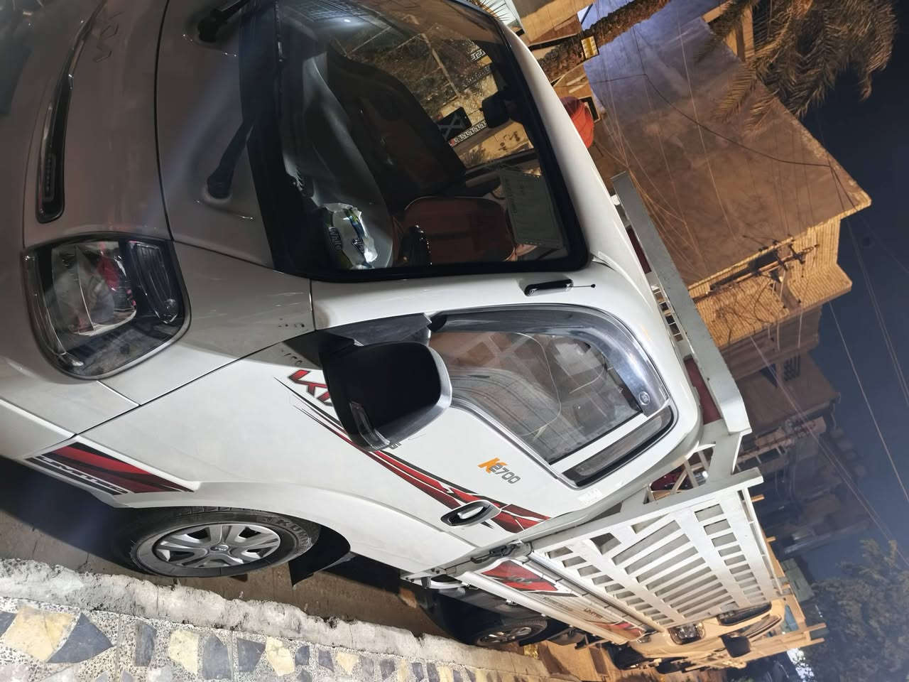 سلام عليكم سياره كيه حمل موديل 25 سياره نضيفه كلش أو مكفوله كفاله عامه سياره ماشيه 7 تلاف سياره كامله مكمله مغلفه بدي أو مدوشمه أو درع يعني سياره ما بيه نقص سعر سياره 175 بيه مجال مكان السياره بغداد الحبيبية لارقم ***********
