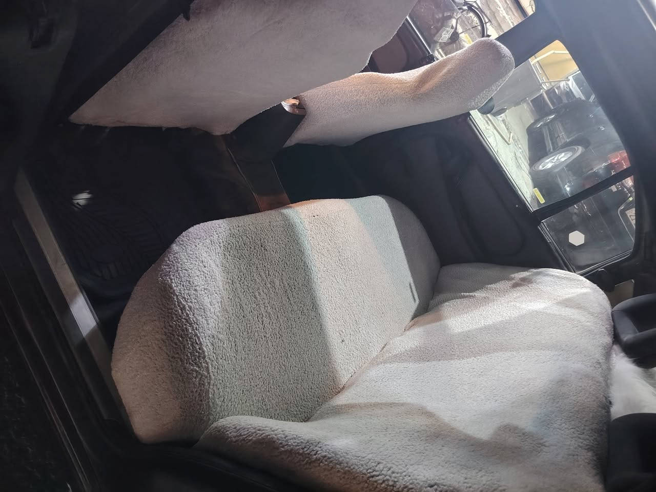 اوبل واميكا رقم كركوك دولي السنويه مشروع وطني دفتر بانزين بيها موديل 88 كير وتو  محرك  وكير صدر شرط محرك 20بلادي تخم تايرات جديد السياره صبغ بلادي  لا ضربه وله خياس سياره جاهز من كل نواحي مايحتاج اذوخكم تجي تفحصه وتاخده كهربايات كله شغال سعر 33 بي مجال للطيبين شراي يخابر *********** مكاني كركوك
