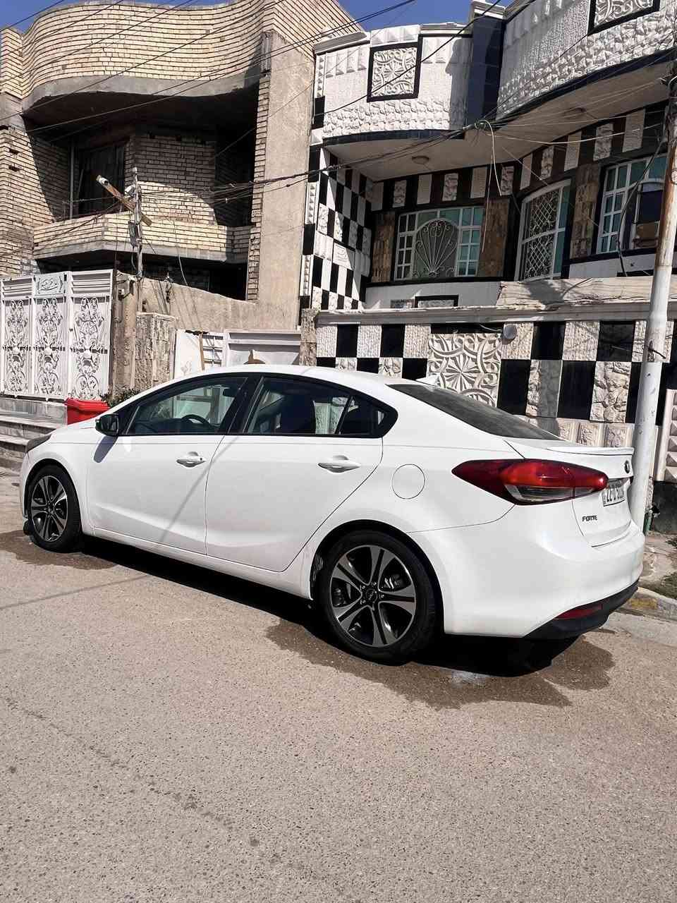 سلام عليكم شباب كيا فورتي مديل 17 وارد امريكي حادث امريكا جملغ صفحه السيره وهنا بل عراق بيها 3 قطع صبغ سياره حلوه وجاهزه كير مكينه تبريد تخم ويل و تاير رقم اربيل سنويه ورقام جدد سياره باسم والد صاحبي عربي تريد تحويل تريد وكاله مكان سياره بغداد ال كاظميه السعر 105وبيها ***********
