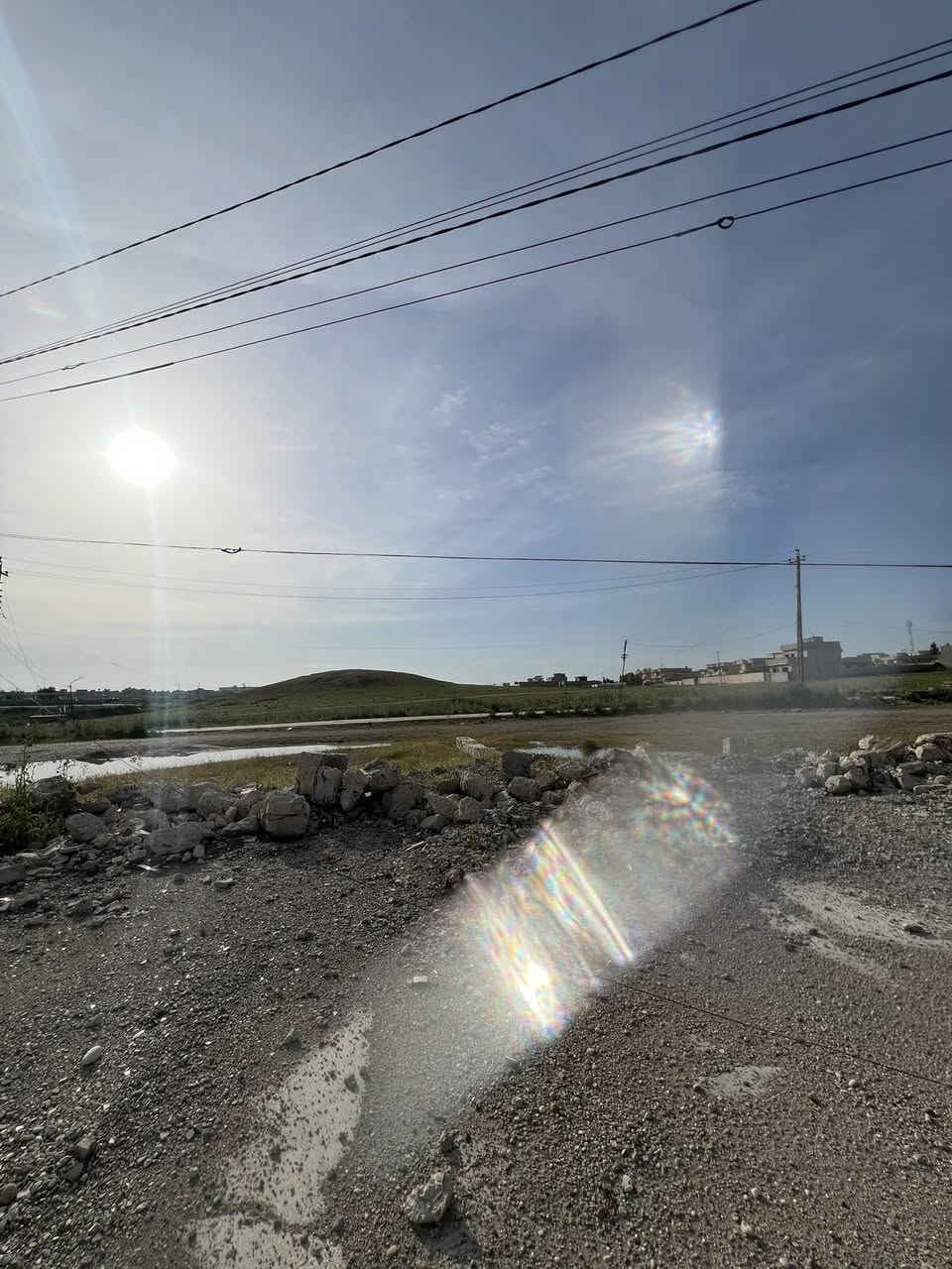 👇
بيع مستعجل 
---

📍 للبيع أرض سكنية مميزة في القوسيات 📍

🛣️ الموقع: طريق ادهوك القديم - قبل محطة القوسيات  
📐 المساحة: 175 م²  
📏 الأبعاد: الواجهة 10 م × النزال 17.5 م  
🧭 الاتجاه: قبلة  

📋 تفاصيل السند والخدمات:  
✅ سند زراعي نموذج 25 - حق تصرف  
✅ خدمات كاملة: ماء + كهرباء + تبليط  

💰 السعر: 23 مليون وبيه مجال  

---

📞 للاستفسار والمعاينة:  
مكتب أبو انور للعقار  
📱 ***********  
📱 ***********  

---
