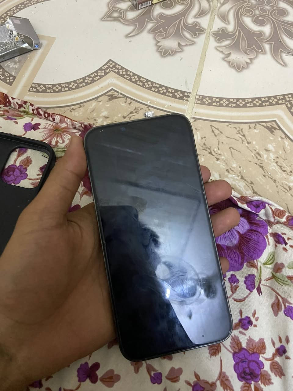 ايفون 13 برو ماكس جهاز نضيف كلش بطارية 77 اصل جهاز معروض ب 600 وبي مجال ***********
