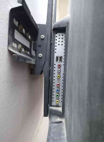 شاشه جديده للبيع مامستعمله هواي  مابيه اي سكر مكاني مدينه صدر السعر 150 رقم الهاتف ***********6
