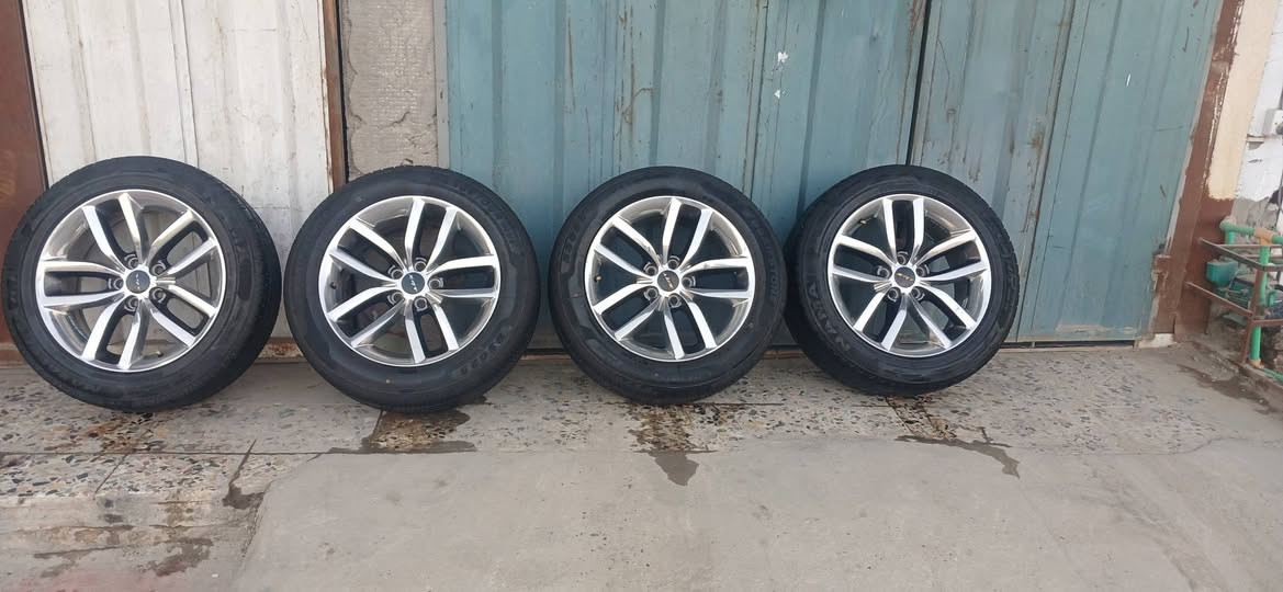 السلام عليكم ويل جيتي بلاص اصلي هوة وتايراته تخم جديد زوج انتاج ٢٤ زوج نتاج ٢٦ الشراي يتصل اخوان الويل مكفول من كلشي العنوان بغداد ***********
