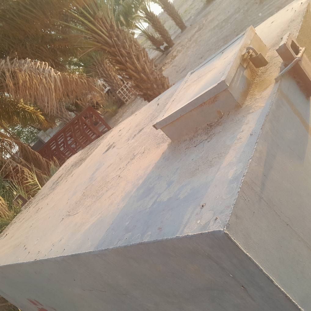 خزان البيع حديد رجه وله سعه ٤٠ برميل ***********
