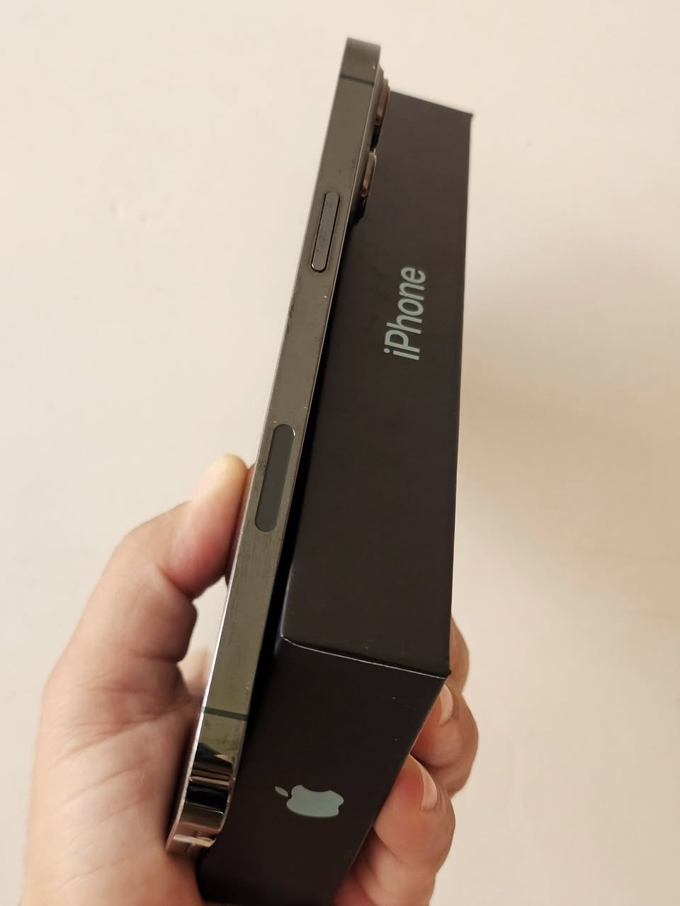 ايفون 13 برو ماكس 

أمريكي نموذج M 

اذكره 256 

بطاريته 93 

ملحقاته كامله 

نظافة 💯 ب 💯 

مكفول  وتر برو ضد ماء 

للبيع فقط 

مكاني بابل المركز 

سعره 660 

اتصال ما موجود على نت 

***********
