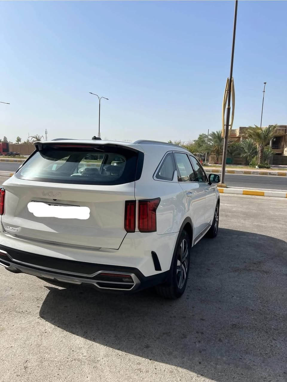 السلام عليكم ورحمة الله وبركاتة
كيا سورنتو 2023 خليجي محرك 4 سلندر 2.500 سمارت 
ماشية = 105.000 km
7 راكب
3 قطع تبريد
رقم اربيل
فول مواصفات 1/1 

السعر: 🟧 25.500$ وبيه مجال 

للتواصل: ***********

مكان السيارة : الفلوجة
