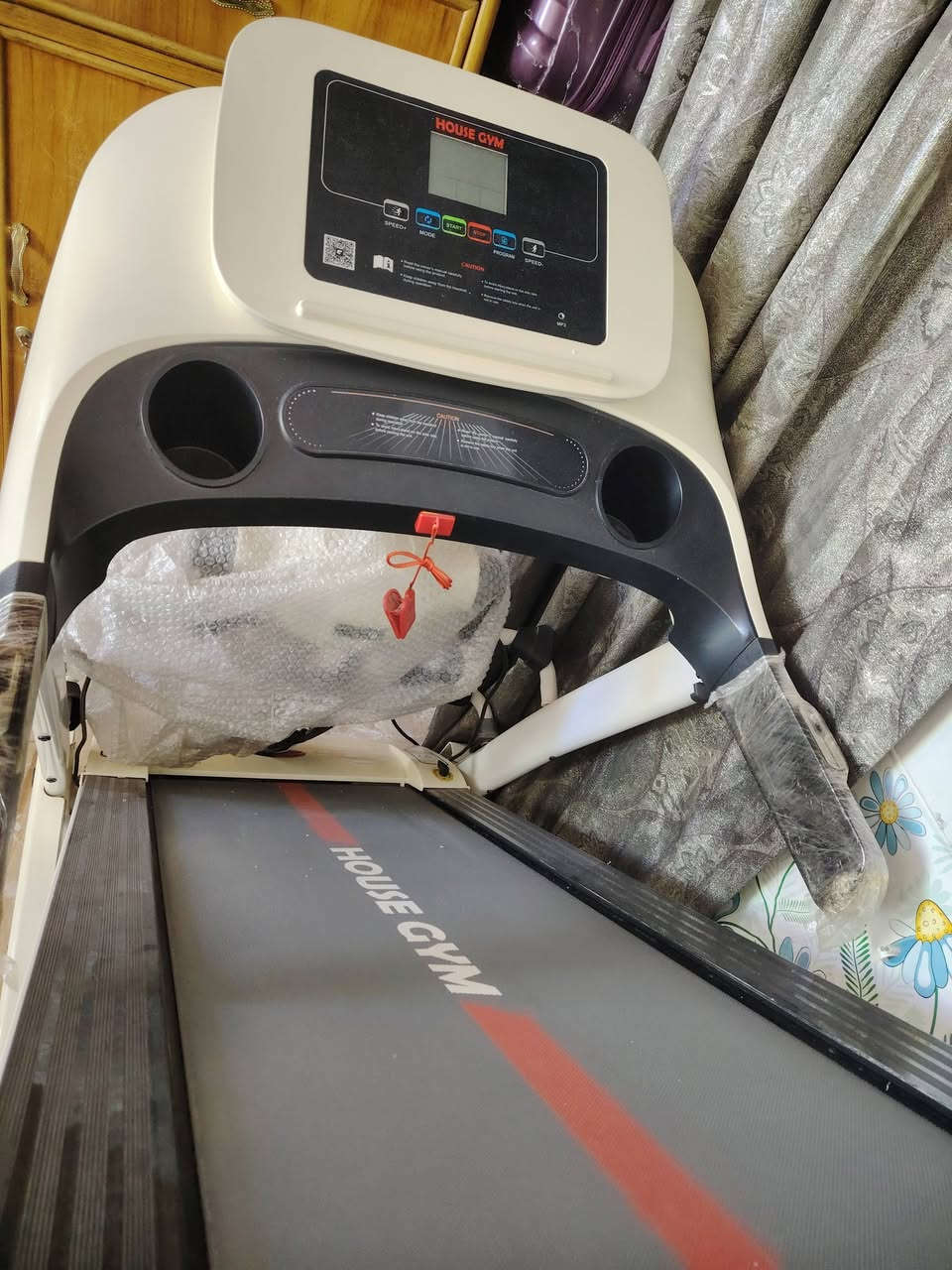 جهاز جري ممستخدم سبب البيع ضيق المكان سعره 230


**إذا كنت صاحب هذا الإعلان وتريد حذفه لأي سبب، رجاءا أرسل رسالة إلى الدعم الفني**