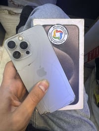 15pro maxسعره 700وبي مجال  ذاكره256 بطاريه 80مبدل شاشه اصليه  وضهر مكس...