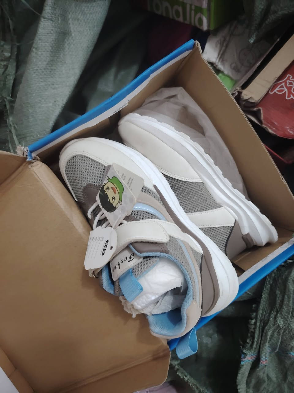 بضاعه احذيه مختلط اطفال ولادي بناتي نسائي جديد بلكارتون بيع شلعه القطعه #بالف دينار
للاستفسار خاص ودزلك صورهن


**إذا كنت صاحب هذا الإعلان وتريد حذفه لأي سبب، رجاءا أرسل رسالة إلى الدعم الفني**