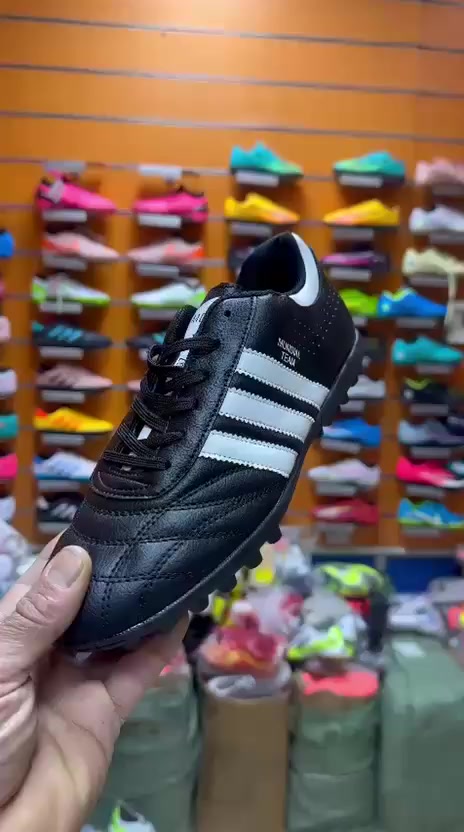 حذاء محبب اصلي
القياسات 40 41 42 43 44 45
السعر 25
العنوان/السماوه/تقاطع الأسكان/قرب مقهى الأسكان 
واتساب ***********
