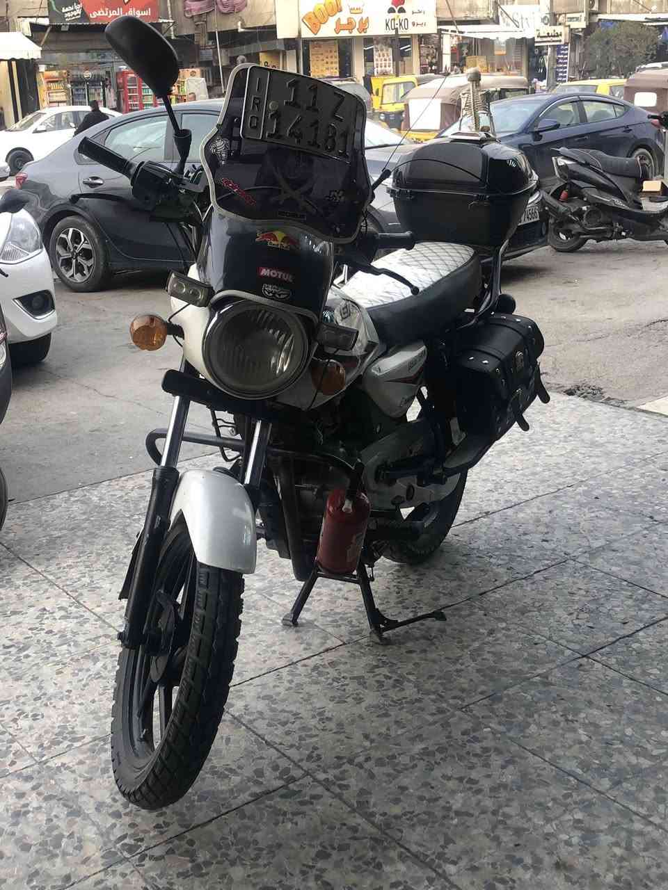 السلام عليكم دراجه نوع بوكسر موديل 21 دراجه كفاله عامه من الويل للويل دراجه مكينه ما مفتوحه بلاد لاتنقيص لاتبخير خير من الله دراجه مال جناي مامشتغله دلفري الدراجه رقم انكليزي وسنويه تحويل ثاني يوم ب اسمي الدراجه مكاني بغداد الحريه سعر الدراجه 2.500 رقم تلفوني ***********+ رقم الواتساب ***********
