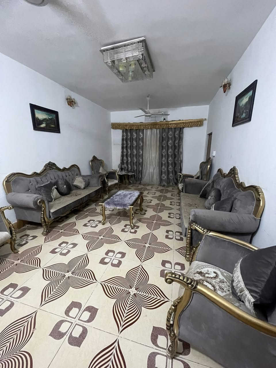 🏠 دار للبيع 300 م 
الوجه 10 نزال 30 
القادسية شارع الدفاع المدني مفروز سند مستقل 
طابقين 
  🛌   4  غرف نوم استقبال مطبخ حار بارد صاله داخليه 
ارضية سيراميك صحيات عدد 3 
گراج يسع سيارتين مع حديقة 
السعر 155 قابل للتفاوض للاستفسار و الطلب مراجعة مكتب عقارات البرج 
موقع المكتب على خرائط جوجل https://maps.google.com/?q=34.658760,43.652771
أو الاتصال على الارقام التالية 
 
***********
***********
