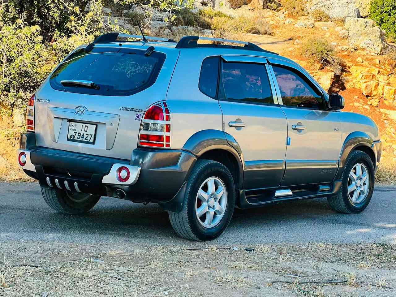 🔥 هـيـونـداي تـوسـان 2006 | فـور ويـل | أوتوماتيك 🔥
HYUNDAI TUCSON 2.0 4WD

🚀 من أنظف سيارات التوسان المعروضة حالياً – قوة، اعتمادية، وجاهزة للاستخدام مباشرة 🚀

✨ نظافة ممتازة + حالة ميكانيكية قوية + استخدام محترم ✨

💰 السعر: 4700 قابل للتفاوض بالمعقول 💰

⸻

⚙️ المحرك والأداء:
🔹 2000 CC
🔹 بنزين
🔹 قير أوتوماتيك
🔹 فور ويل (4WD)
🔹 محرك قوي وأداء ممتاز على جميع الطرق
🔹 إقتصادية جداً بالبنزين بتمشي أكثر من 150 بالتنكة

⸻

🎨 الشكل الخارجي:
🩶 لون سلفر مميز
🖤 جنطات ألمنيوم أصلية
🔹 عتبات جانبية أصلية
🔹 ريل سقف
🔹 شكل رياضي ونظيف

⸻

🚘 المواصفات والإضافات:
✔️ أوتوماتيك
✔️ فور ويل
✔️ زجاج كهرباء
✔️ مرايا كهرباء
✔️ جنطات ألمنيوم
✔️ سنتر لوك
✔️ غرفة نظيفة ومرتبة
✔️ ترخيص تقريباً سنة كاملة

⸻

🛠️ الحالة والصيانة:
✔️ ماتور 2000 CC راكب جديد فحص
✔️ قير راكب جديد فحص
✔️ دهان بحالة ممتازة جداً
✔️ كوشوك بحالة ممتازة جداً
✔️ مصان بالكامل
✔️ شغل وامشي بدون أي مصروف
✔️ لا يوجد أي صوت أو طقّة نهائياً
✔️إمكانية طي المقاعد الخلفية لزيادة مساحة التخزين
⸻

📋 الفحص:
🔹 ضربة راس
🔹 جيد
🔹 جيد
🔹 جيد
🔹بدون ملاحظات مهمة الملاحظات العادية
🔹 الفحص متوفر للجادين

⸻

🌟 سيارة قوية واعتمادية، مناسبة للمدينة والسفر والطرق الجبلية، ومجهزة بالكامل للاستخدام اليومي.

📍 الموقع: عجلون

📞 للتواصل: 0779374825 – هاشم خرابشة

🔥 يا بتلحق يا ما بتلحق
🔥 التوسان من أكثر السيارات اعتمادية وقوة في فئتها
🔥 السيارة تستحق المشاهدة والفحص


**إذا كنت صاحب هذا الإعلان وتريد حذفه لأي سبب، رجاءا أرسل رسالة إلى الدعم الفني**