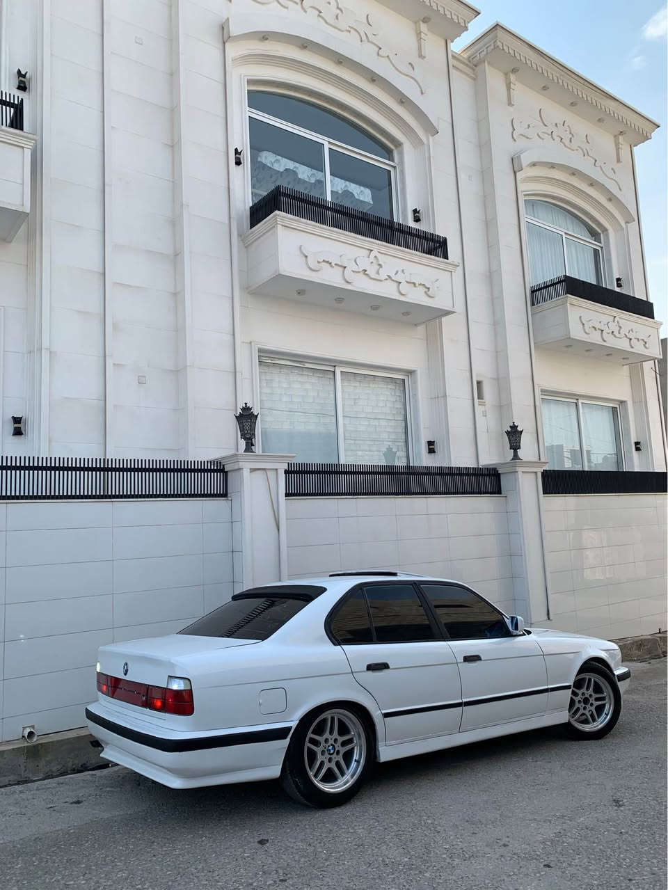 BMW 525

بيئم موديل ١٩٩٣ مةكينه ٥٢٥ سلايت توماتيك جام كارةباي لايت القه گيرو مةكينه كارةباي بةشةرت كامل سةيارةكة بيشو بشتي كراوته M  ويلي M سةيارةكة ئارم بلاستيكة برانةوة وةركةزان ليدوار شةرت سعري ٣٥ بو تيل *********** أربيل, العراق
