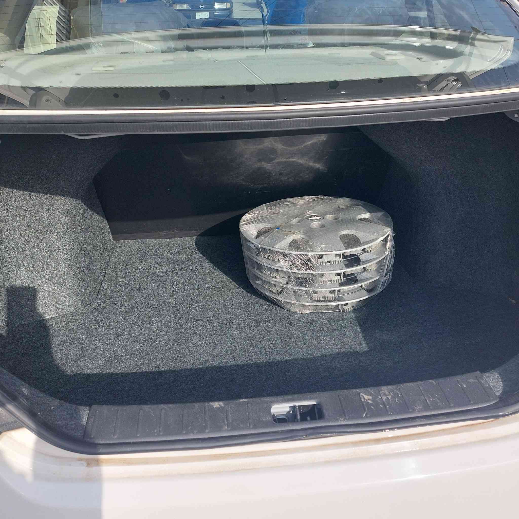 السلام عليكم
نيسان صني ٢٠٢٤ هندي 
السياره موصفات معروفه..
السياره زيرو ماشيه ٦٠٠٠ الف جديده بمعنى الكلمه 
السياره شرط من كل النواحي..
شرط هزه جديده سنويه جديده
رقم أربيل شرط التحويل..
السعر ١٣٠ وبيها مجال للطيبين 
مكان السيارة موصل..
***********
