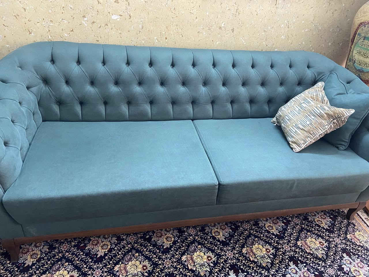 قنفات مستعمله قليل للبيع السعر ٤٠٠قفل الاتصال *********** بغداد
