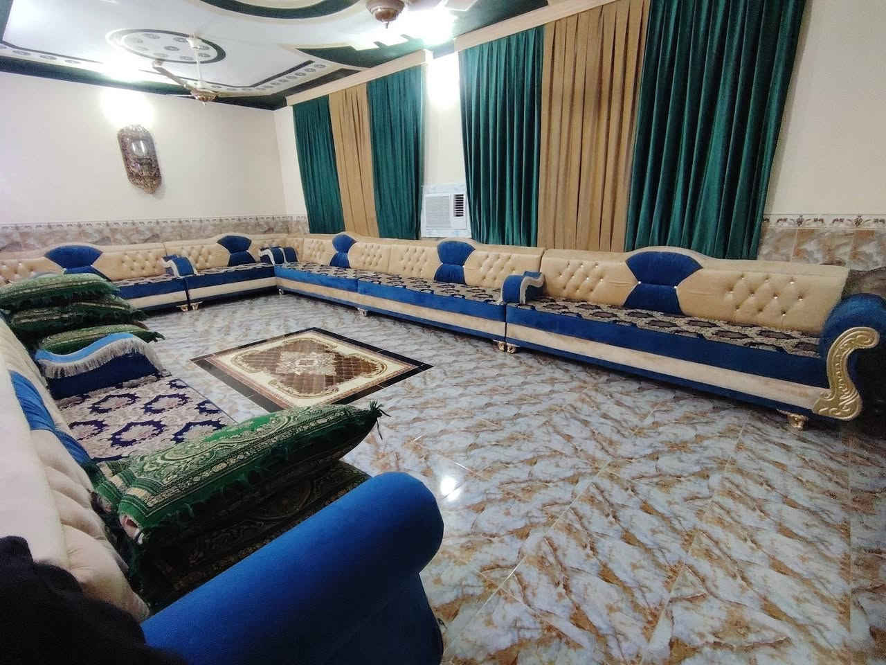 ديوانية مستخدم قليل 8*4  للبيع للتواصل ***********
السجلة....
