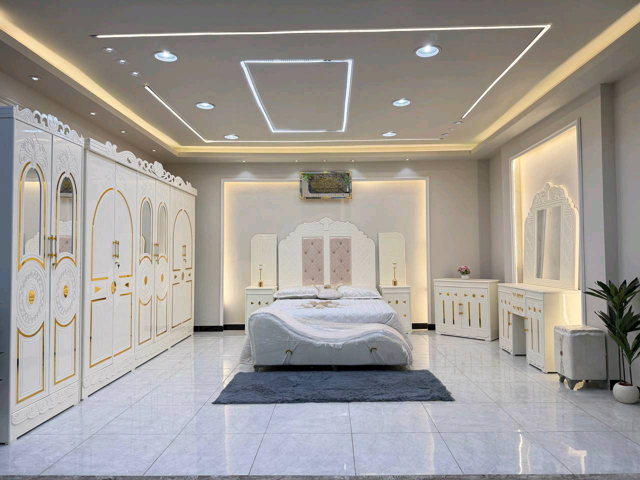 مراسلة واتساب ***********
غرف نجاره عراقيه 💯💯

تتكون من 8  قطع 

عرض الكنتور 3 و20سم

ارتفاع الكنتور 2 و40سم

السرير بلوك ٦ ارجل

طول السرير 200 سم 

عرض السرير 160 سم 

الضهر  جرجوبة ضب براغي

 

الشازلون 50 الف