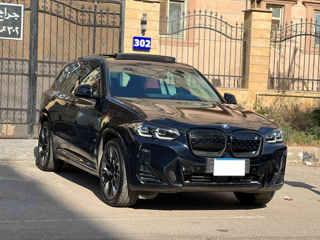 BMW IX3 Luxury 2025

ماشيه 8000 كم
ماتور 210 CC
فابريكا بالكامل من الخارج والداخل 
يوجد طبقة حمايه + Protection
سقف بانوراما - كاميرا 360 - مقاعد جلد
بروتوكول صيني & مدى البطاريه 420 كم & متاح Adubter & متاح شاحن للاستخدام المنزلي (فيشه عاديه ) & متاح شاحن المحطه

للتواصل : 01050374426 - 01050866957 القاهرة, مصر


**إذا كنت صاحب هذا الإعلان وتريد حذفه لأي سبب، رجاءا أرسل رسالة إلى الدعم الفني**