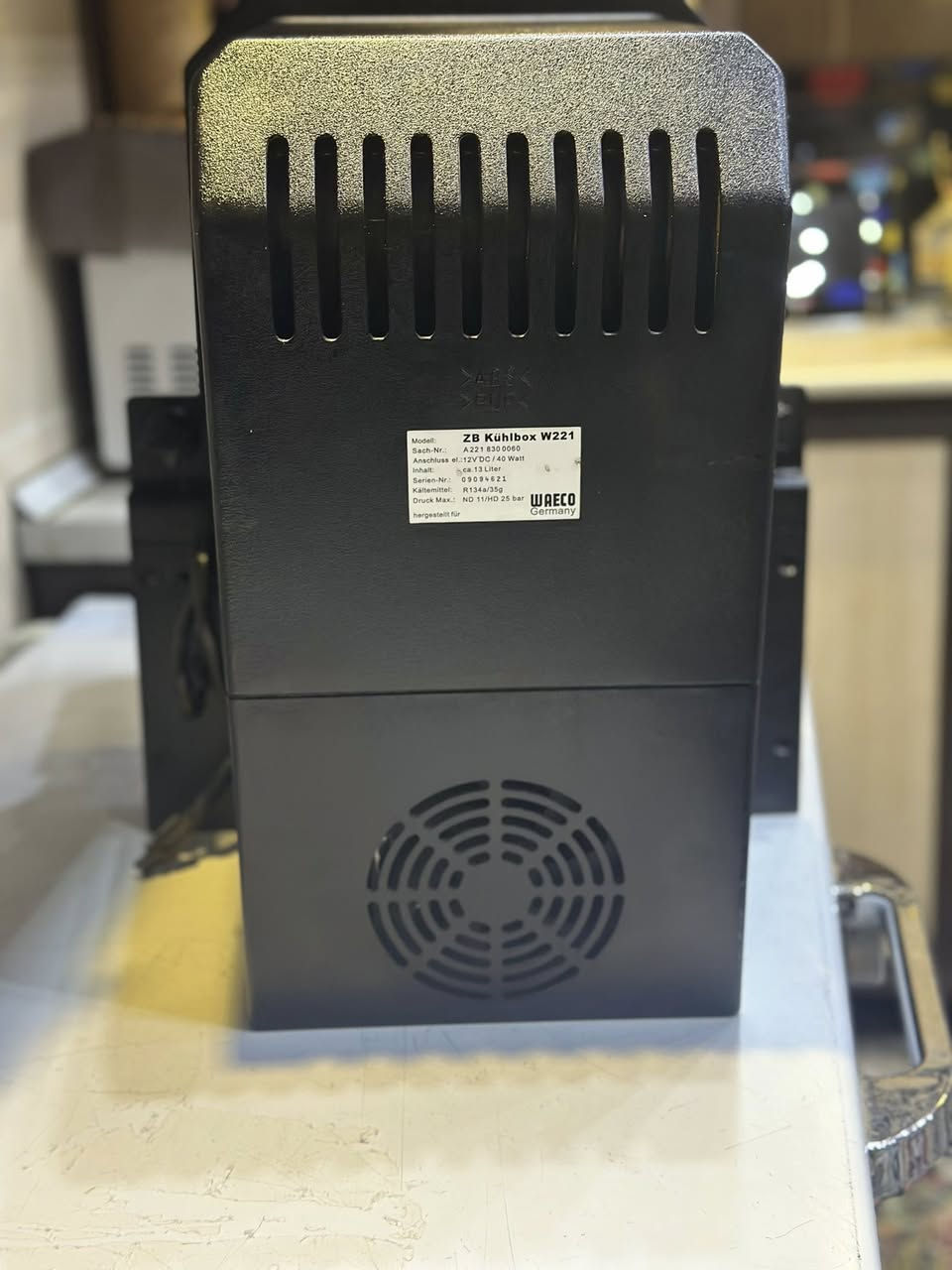 ثلاجه مرسيدس S class اصلي جديده سعر 400💲 يرهم موديل 2006الى2013 رقم ***********
