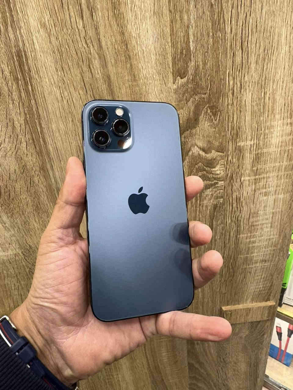 السلام عليكم
أيفون 12 بروماكس ماستر باب اول AAA
ذاكرة ١٢٨
 بطارية ٧٦ بلادية
الجهاز مكفول من كل خلل ملحقات كامله
السعر ٤٥٠ مجال قليل 
مكاني جامع النداء او زيونة
***********
