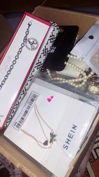 كارتون • اكسسوارات شي إن • جملة