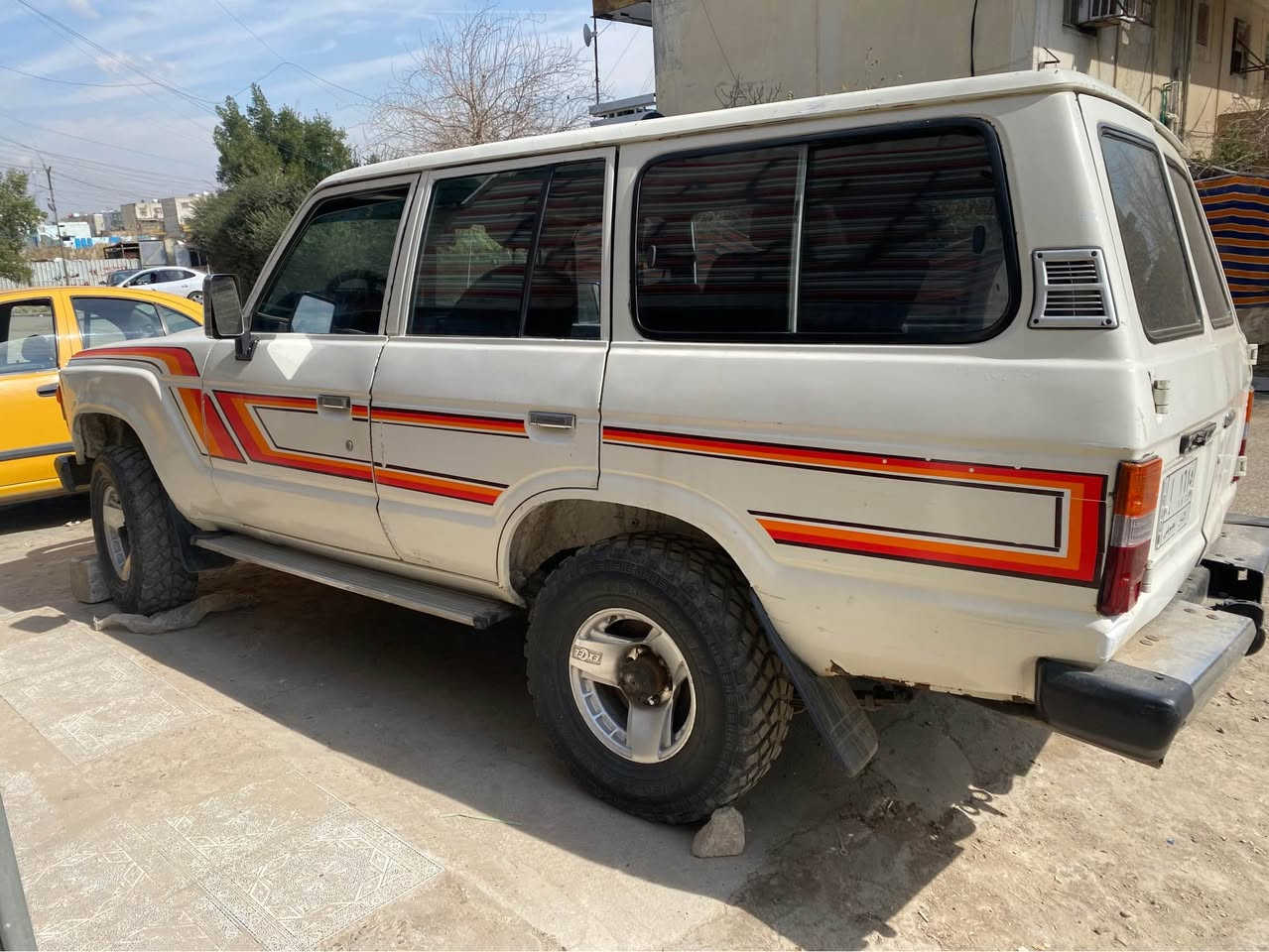 سلام عليكم لبيع الاندكروز موديل 1987رقم الأنبار مميز بسمي تحويل ثاني يوم هزه ورقم إنكليزي جديد شرط تحويل سنويه جديد سياره معمره كير محرك نظيف محور فيفتي أوتوماتيك يراد ترتيب حداديه شغلات بسيطه سياره مرتبه نشطه سعر ٣٥ قفل قفل مكان سياره دوره حي الصحه *********** بغداد, العراق
