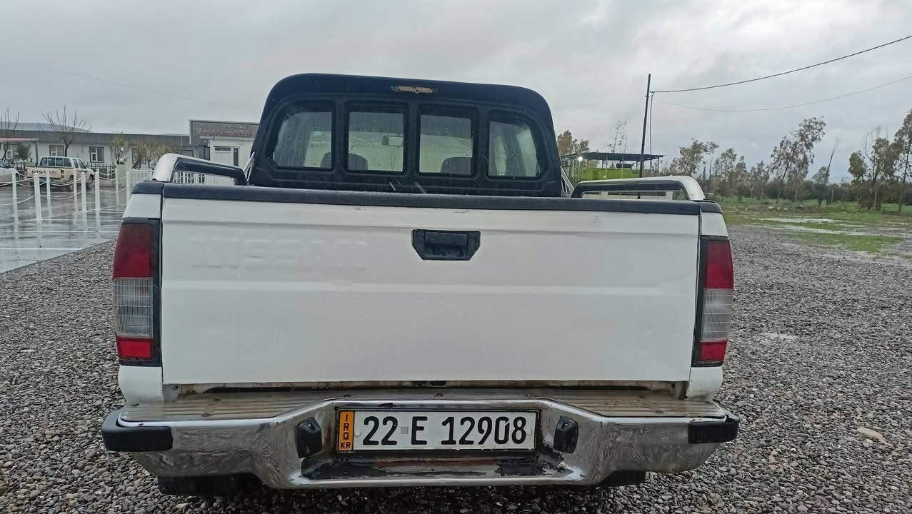 نیسان مودیل 2005 ڕە قم ئە سلێ ڕە قم هه ولێر
تە نهادوو پە ڵە بویاغی هه یە 
بە شە رتی گێر مە کینە ئە کسل دە بڵ ئە کسل 
چوار تایە لوک دە فتە ری بە نزینی بۆ کراوە 
سعر 
112گە ڵاو مە جالە 
شۆێن چم چماڵ 
ژم 
***********
***********
